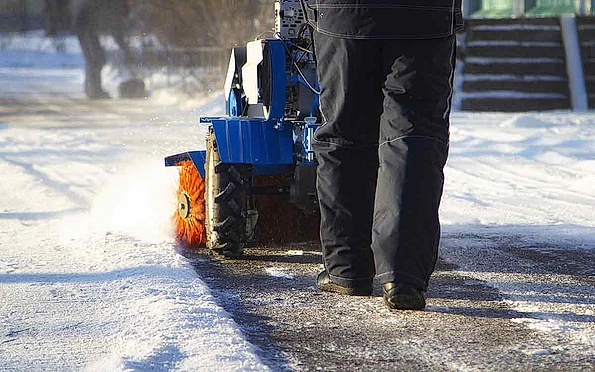 Schnee schaufeln